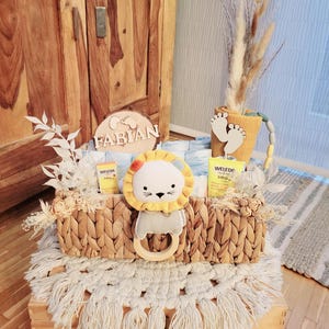 Windelkorb mit Namen im Boho-Stil, Babygeschenk Löwe, Wickeltisch-Organizer, Windeltorte, Windelkiste, Windelkörbchen, Babyshower, Greifling