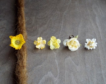 Antiqued Brass Shades of Yellow & Cream Flower Dreadlock Accessory