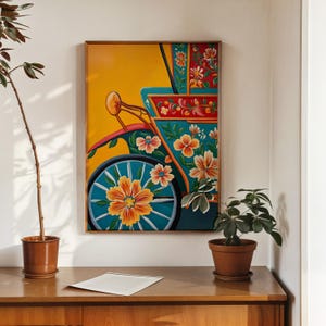 Puede incluir: Una pintura colorida de un triciclo decorado con motivos florales en tonos rojos, amarillos, azules y verdes. El triciclo está sobre un fondo amarillo brillante.