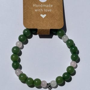 Green and White Beaded Bracelet with Starfish Charm – Handmade Ocean Inspired Jewelry, Coastal Gift for Her
