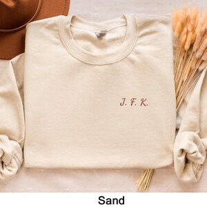Custom Embroidered Sweatshirt, Name or Initials, Personalized Crewneck Jumper for Friends & Family, Gift Idea, Unisex, Customized, Personal