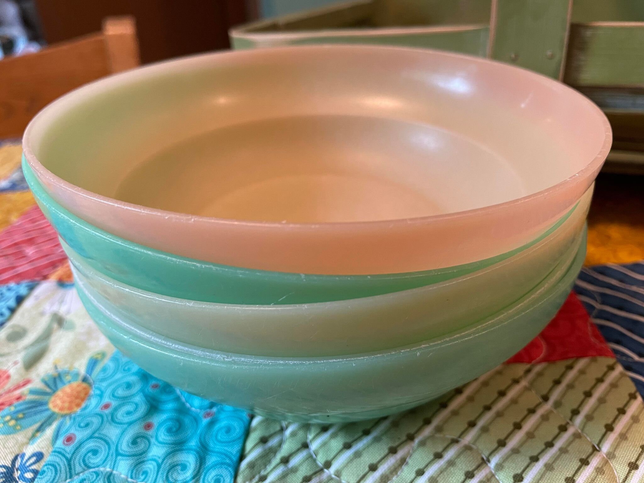 Tupperware Cereal Bowl Set Of 4 With Lids Berry Pink/purple