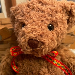 SO Charming a Vintage Russ Berrie Teddy Bear CANTERBURY