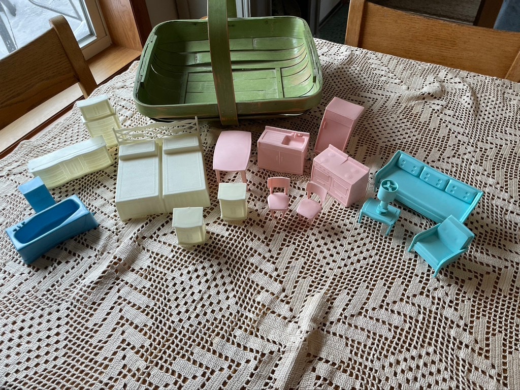 Very Retro 1960s Vintage Doll House Furniture 17 Pieces From MPC