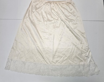 Vintage Vanity Fair Beige Half-Slip Skirt Lace Trim Small 22" Deadstock Glam