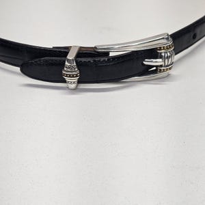 Cinturón estilo western vintage BRIGHTON para mujer, talla M 30, de cuero negro con hebilla plateada. imagen 2