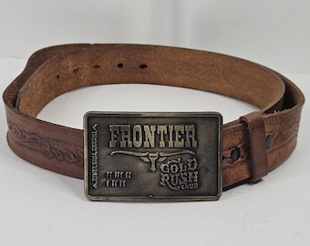ヴィンテージ 80年代 FRONTIER ゴールドラッシュクラブ ベルトバックル エンボス加工 ブラウンレザーベルト
