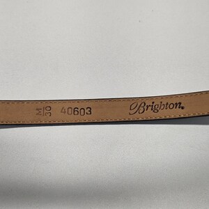 Cinturón estilo western vintage BRIGHTON para mujer, talla M 30, de cuero negro con hebilla plateada. imagen 4