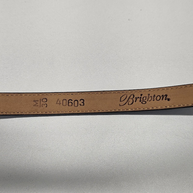 Cinturón estilo western vintage BRIGHTON para mujer, talla M 30, de cuero negro con hebilla plateada. imagen 4