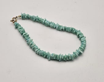 Pulsera tobillera de cuentas de concha Puka Chip verde azulado, estilo vintage de los 90, Y2K, estilo preppy playero.