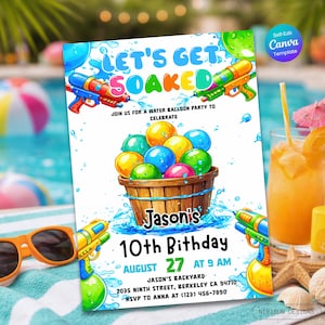 Può includere: Un invito colorato per una festa con palloncini d'acqua con la scritta "LET'S GET SOAKED". L'invito presenta pistole ad acqua, schizzi d'acqua e un cesto di palloncini d'acqua. Include anche la scritta "Jason's 10th Birthday".
