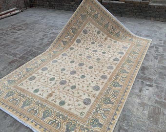 Hand-Knotted Turkish Wool Rug 6x9: Ivory Boho Oriental Carpet