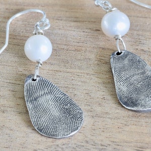 Fingerprint Teardrop Pearl Earrings - thumbprint earring - fingerprint jewelry - Kids prints jewelry - personalized earring - teardrop earri