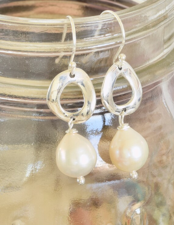 White Cultured Pearl Earring - white pearl earring - organic earring - silver pearl earring - everyday earring - handmade earring - pearl