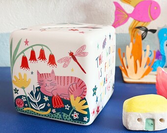 Children's Money Box - The World is Full of Magical Things, Ceramic Piggy Bank for Kids Bedroom Decor 1st Birthday Gift for New Baby Shower