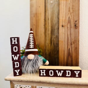 HOWDY ~ LOT de 5 mini blocs de mots en bois, cadeau Aggies, bureau Aggies et décoration d'intérieur, cadeau sport, gig 'Em, football, cadeau pour les diplômés, université