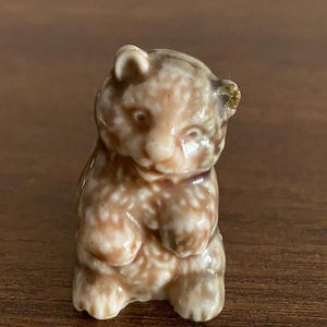 Vintage Wade England björnunge Whimsies | Röd ros tefigur | Keramik samlarfigur