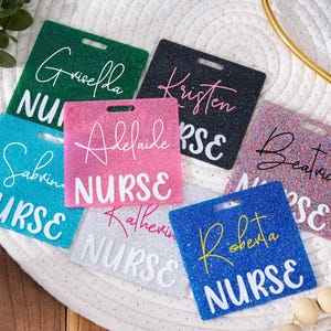 Personalisierte Schleife Abzeichen Buddy Krankenschwester Abzeichen Reel RN Krankenschwester Geschenk für Registered Nurse Badge Reel Zubehör für Krankenschwester Wertschätzung Abschlussgeschenk