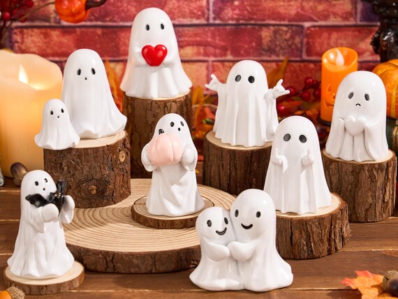 Pumpkin Ghost Statue,Cute Ghost Decor,Funny Spooky Ghost Figurine for Home,Cute Ghost Decoration,Ghost Halloween Ornament,Halloween Gifts