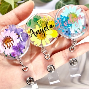 Personalisierte Badge Reel echte Blume, benutzerdefinierte Krankenschwester einziehbare Badge Inhaber Krankenschwester ID Lanyard Badge Clip Rn Id Badge Staff RN Geschenke Stethoskop
