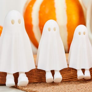 Cute Halloween Horned Ghost with Legs,Halloween Gifts Decor,Resin Mini Ghost,Posable 3D Printed Ghost with Hidden Legs,Halloween Decoration