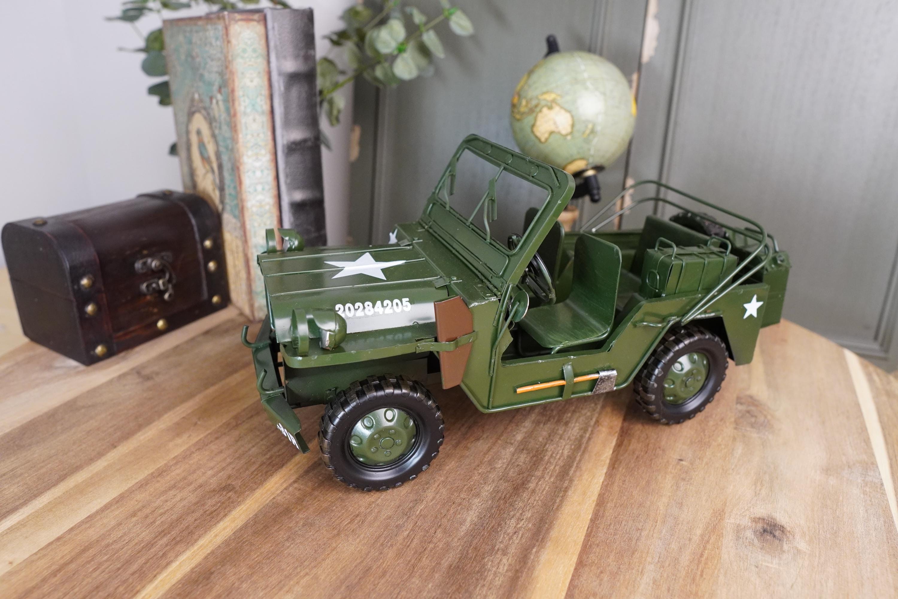 Handmade Collectable Metal Army Jeep Model | Vintage-style Military Toy | Metal Model Old School