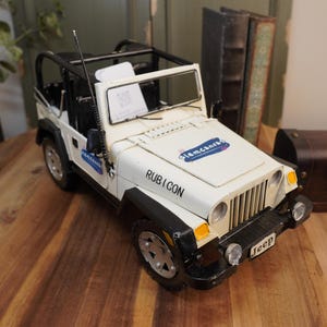 Personalized Metal Jeep Model – Large 1:12 Collectible Off-Road Truck, Customizable Gift for Him, Rustic Décor or Toy Display