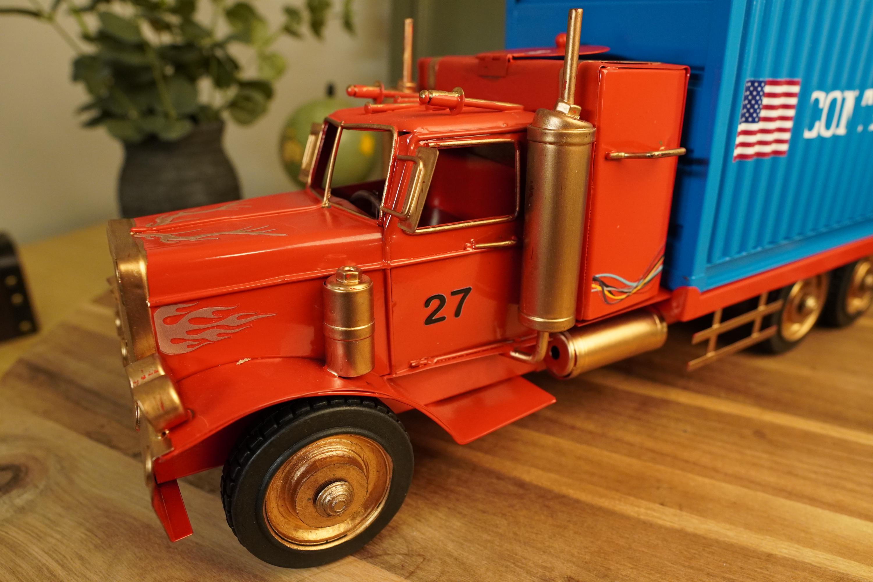 TRUCK FURNITURE ティッシュボックス Handmade Metal Truck Container Tissue Box: Collectible Home Decor