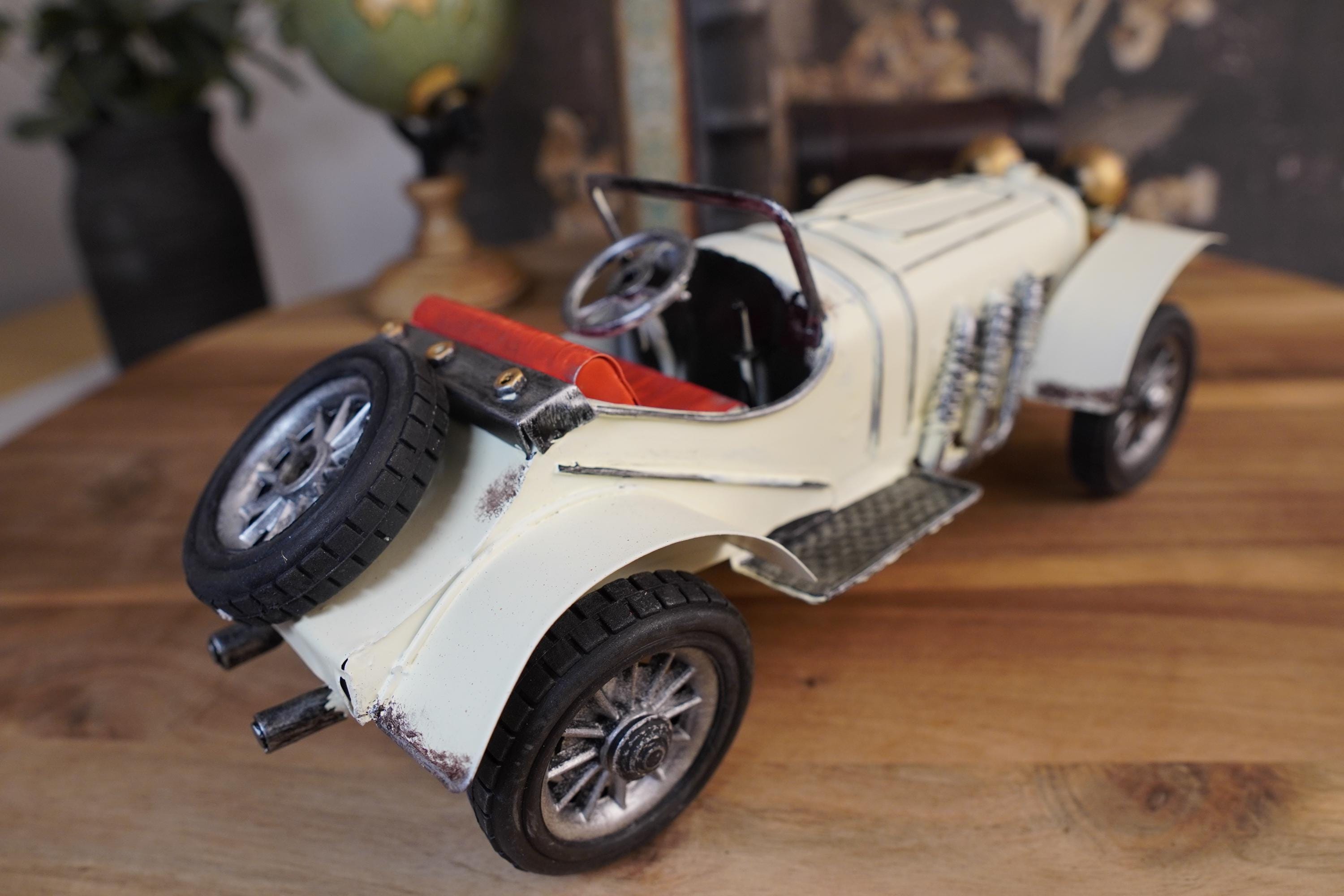 Handmade Metal Model Vintage-style Rolls Royce for Home