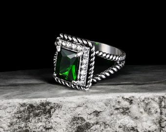 Emerald Gemstone Ring: Vintage Silver Rope Band, Adjustable Fit
