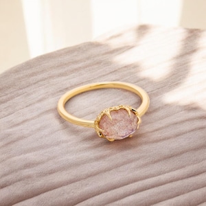 Chinese Style Ceramic gold Ring - Labradorite & Strawberry Crystal Jewelry - gold Women’s Statement Ring - Early Spring Fashion, Gemstone