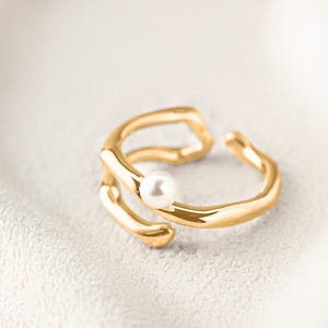925 Silver Pearl Ring – Minimalist Adjustable Gold Open Ring with Freshwater Pearl ｜Sculptural Wedding Jewelry Statement Band for Women Gift