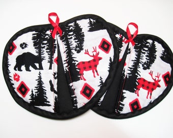 Hot pad potholder set rustic lodge deer bears black red plaid