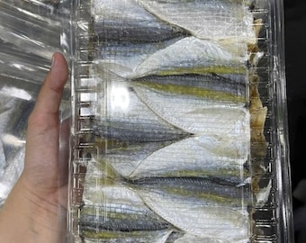 Khô Cá Chỉ Vàng - Sealed Sun Dried Yellow Stripe Scad Fish (1 bich 500 grams) Vietnamese Food