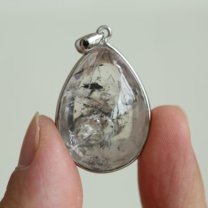 Natural enhydro quartz pendant, 1 Moving bubble with quicksand, Enhydro crystal pendant gift, Silver pendant, Jewelry pendant gifts,#028