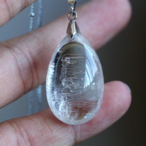 Ciondolo in quarzo enidro naturale, 1 bolla mobile, regalo con ciondolo in cristallo enidro, regalo con ciondolo per gioielli, ciondolo in cristallo a goccia, 118