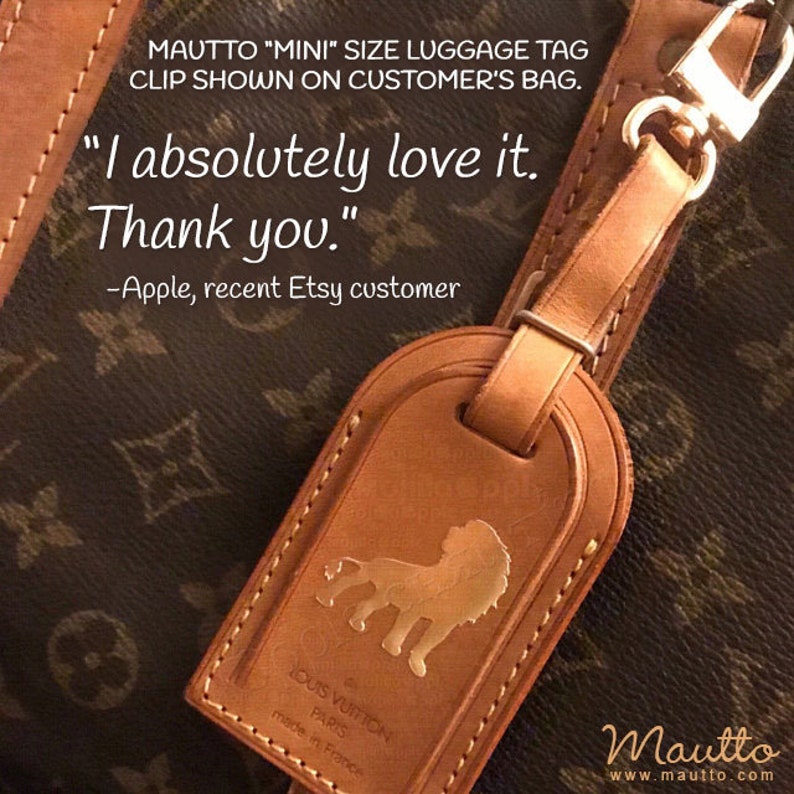 Luggage tag clips with swiveling base so luggage tag lays flat on bag or suitcase. Gold or silver available. Handbag or travel accessory. Customer photo on leather luggage tag.