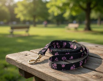 Lavender Paw Print Dog Leash – Petite Animal, Cat, Ferret, Lizard