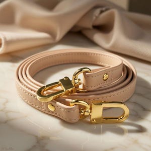 Correa para bolso de piel vachetta color canela claro: longitud personalizable, para llevarla al hombro o cruzada.