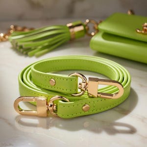 Lichtgroene leren tasriem: pas de lengte aan van korte schouder tot crossbody-stijlen