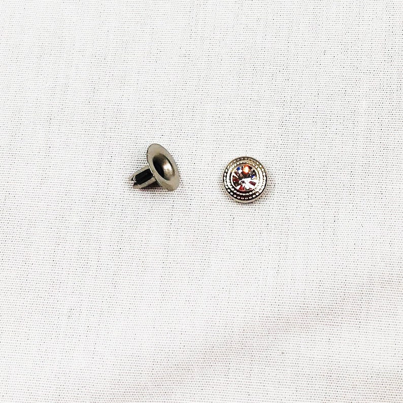 Contains 515 Sets Clear Crystals #7 Crystal Rivets with Decorative Base