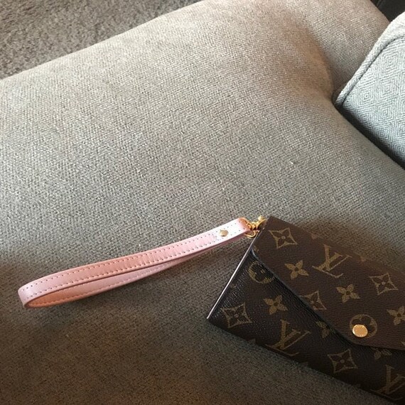 lv wrist strap