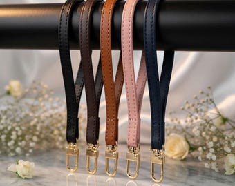 Leather Wrist Strap Keychain – Handmade Swiveling Clip Accessory