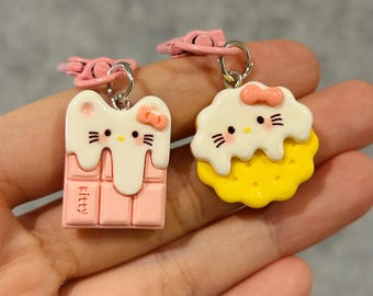 Kitty Treats – Hello Kitty Snack Time Keychain