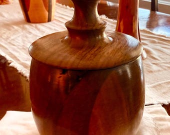 Bote con tapa de nogal turco torneado a mano / Tarro de recuerdo de nogal macizo / Recipiente de almacenamiento de madera artesanal / Hecho a mano en Amesbury, MA