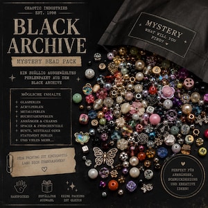 Könnte beinhalten: Ein Mystery-Perlenpaket von Chaotic Industries mit dem Titel Black Archive, das eine vielfältige Sammlung loser Perlen in verschiedenen Formen, Farben und Materialien enthält, darunter Metall-, Glas-, Acryl-, Buchstabenperlen und Anhänger.