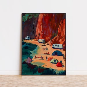 Impresión de arte mural de Jules De Balincourt, impresión vibrante de camping, caravana retro, arte mural de aventureros, arte mural lleno de aventuras, decoración de viajes panorámicos