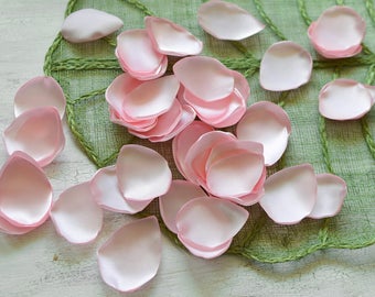 Appliques de feuille de satin, de pétales de rose, embellissements tissu, pétales de tissus, des pétales de dispersion mariage, pétales de soie en vrac (50pcs)-bébé rose SATIN