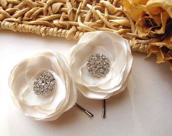 Bridal bobby pins with handmade fabric flowers with rhinestone buttons  (set of 2 pcs) - BRIDAL IVORY BLOSSOMS (with rhinestone buttons)