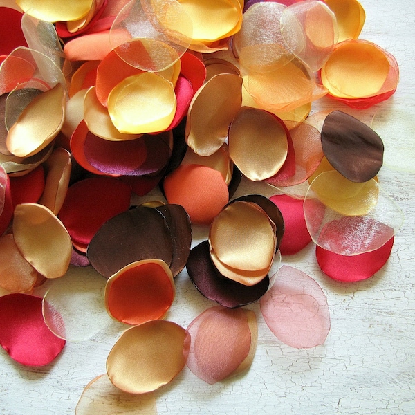 Satin, appliques de feuilles d'organza, pétales, embellissements en tissu (100 pièces) - PILE de FEUILLES (nuances d'automne de rouge, jaune, or, orange, marron)